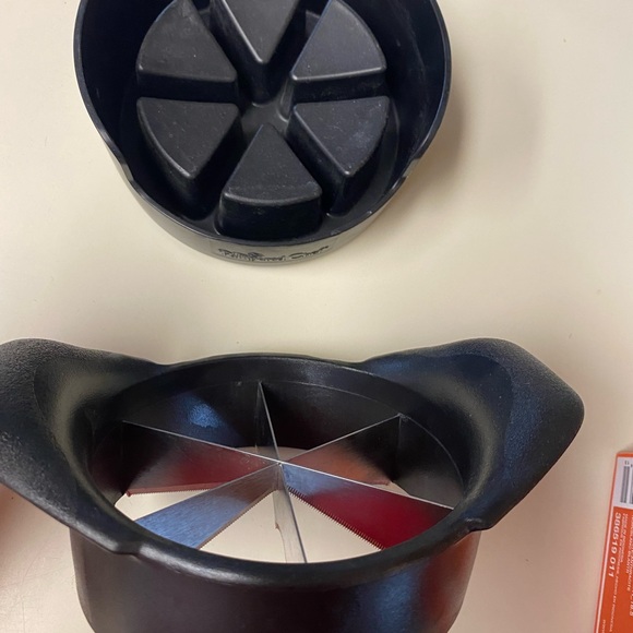 Pampered Chef veggie wedge slicer - Picture 3 of 4